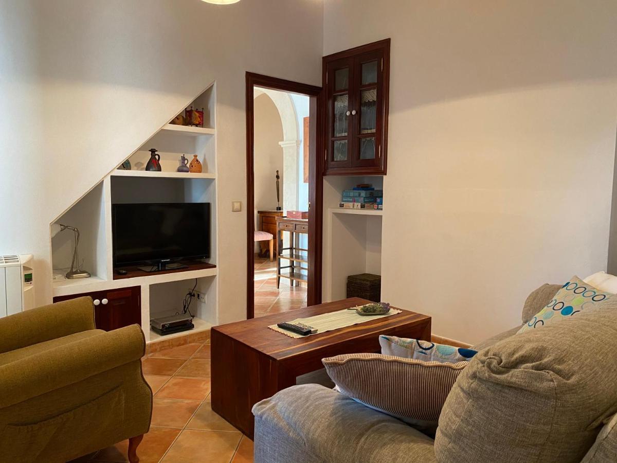 Casa Nuria, En El Centro, Al Lado De La Escalinata Del Calvario Para 6 Personas Pollença Eksteriør billede